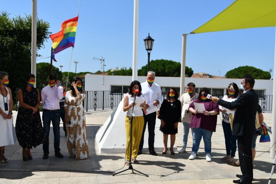 San Roque Izar Este Jueves La Bandera Lgtbi En La Plaza De Las