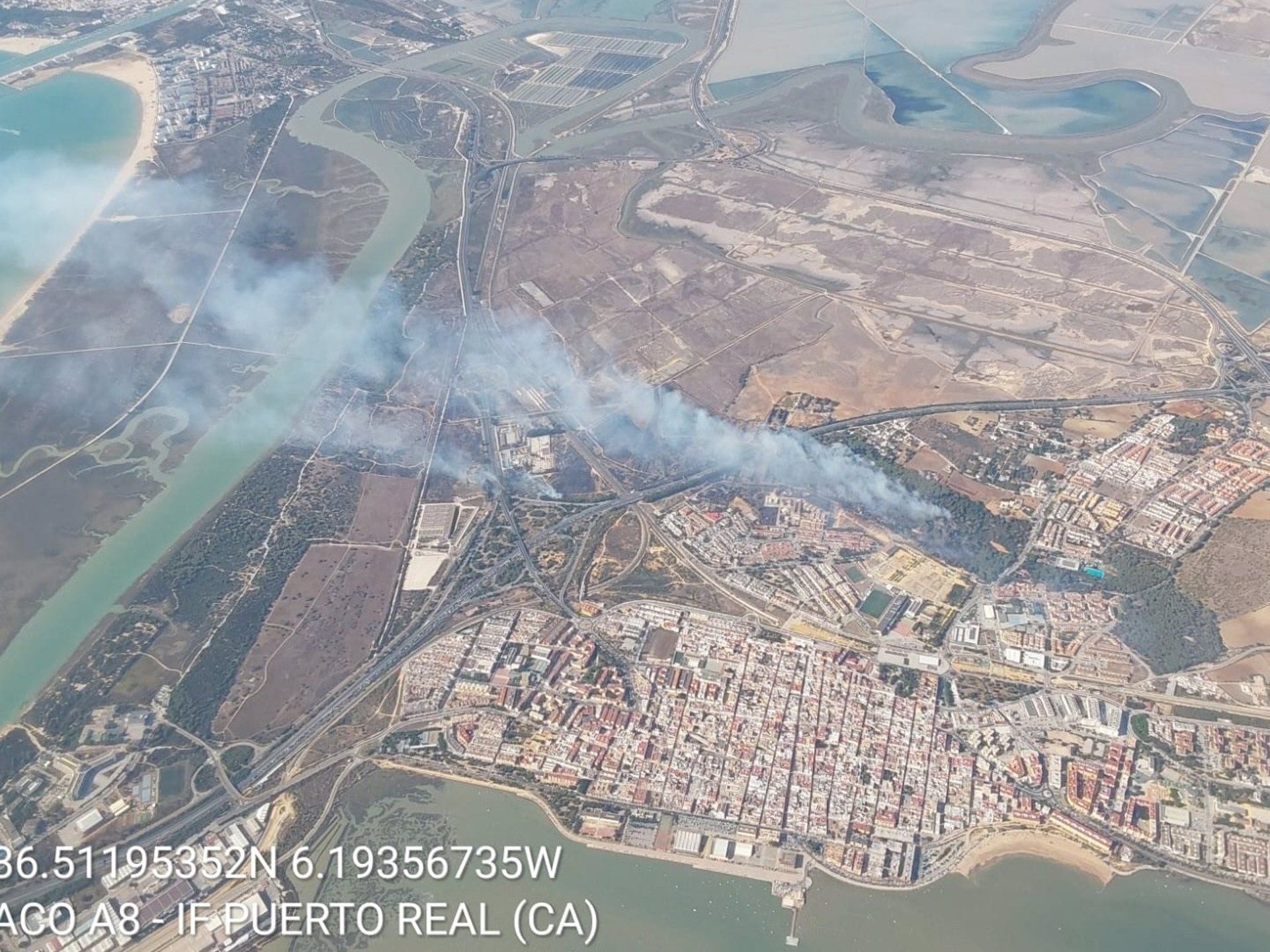 Declarado Un Incendio Forestal En Puerto Real Que Obliga A Cortar La Ap