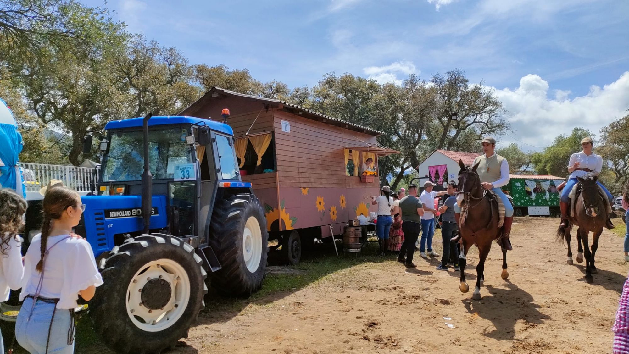 El sorteo de las carretas de la Romería de Los Barrios con actuaciones