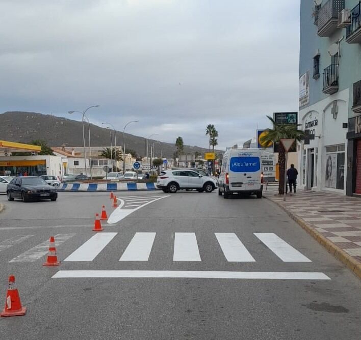 La L Nea Ampl A Las Zonas De Estacionamiento Para Personas Con