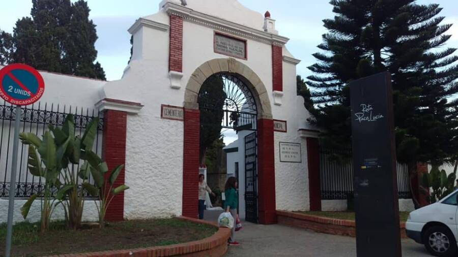 Entrada del cementerio viejo de Algeciras. Imagen de archivo. 