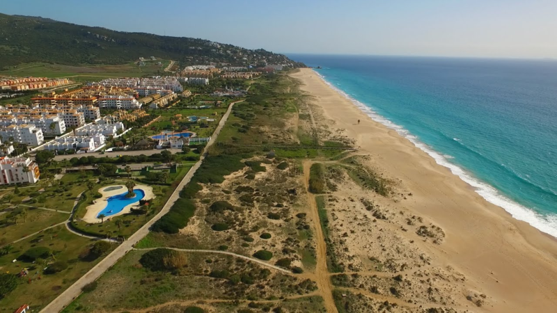 Atlanterra. La Junta prohíbe el baño en la playa de Zahara de los Atunes por vertidos residuales de la EDAR de Atlanterra