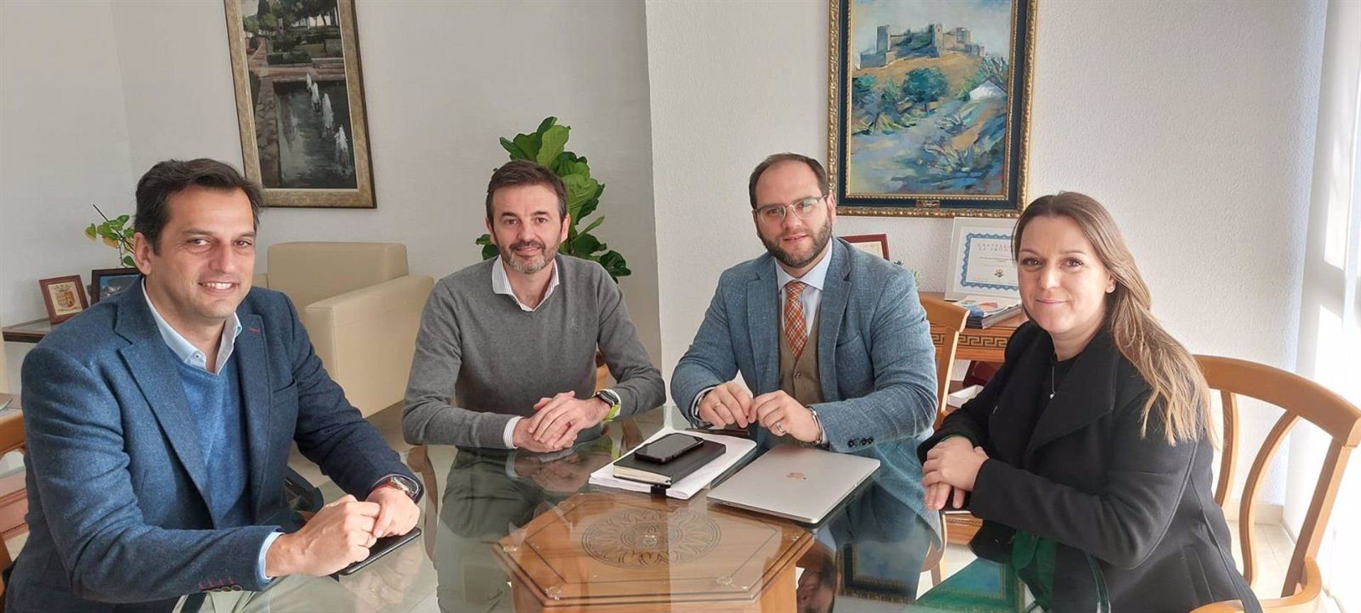 Endesa invierte 305.000 euros en el refuerzo de la red eléctrica de Castellar.