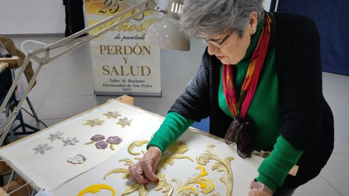 Antonia Gil, bordadora linense. Foto: Sandra Domínguez.