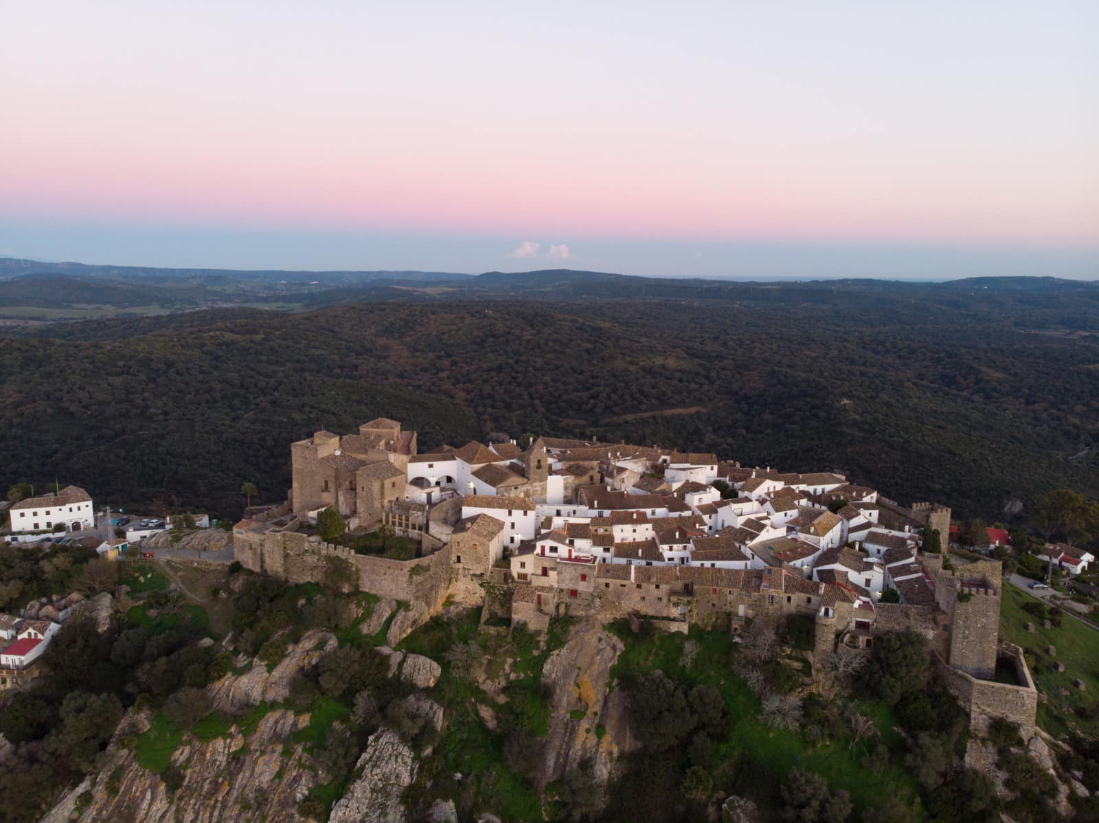 Diputación entrega a Castellar un estudio con varias alternativas para mejorar el acceso al Castillo.