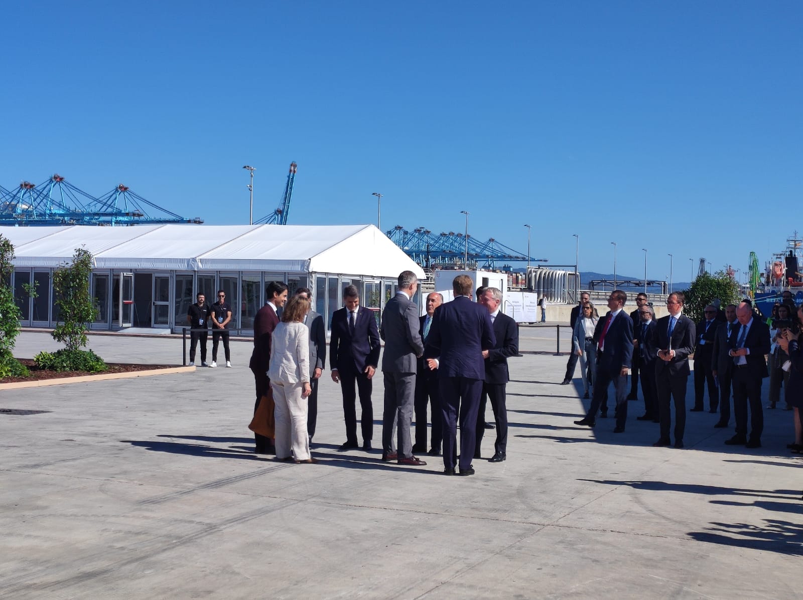 Sandra Domínguez y Mariángeles Benito / 8Directo. Los reyes de España y Holanda visitan el Puerto de Algeciras para respaldar el corredor marítimo de hidrógeno verde entre el Norte y el Sur de Europa