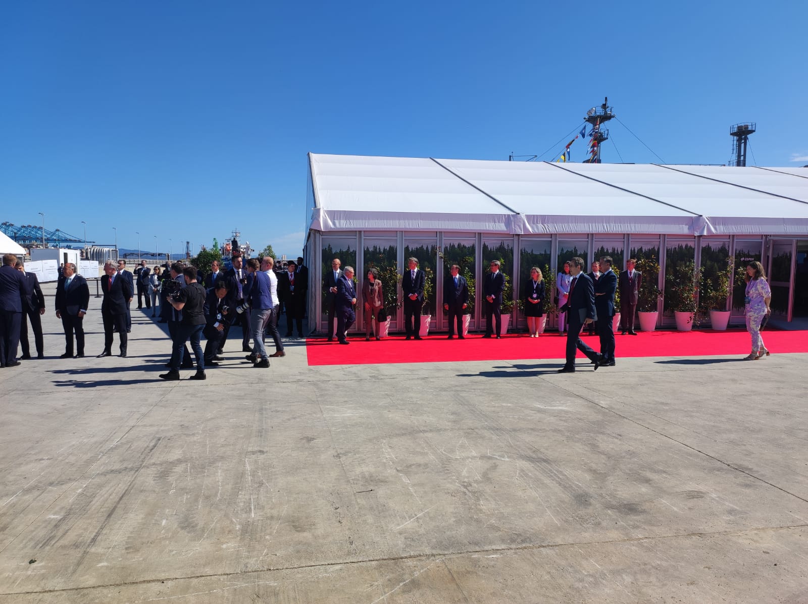 Sandra Domínguez y Mariángeles Benito / 8Directo. Los reyes de España y Holanda visitan el Puerto de Algeciras para respaldar el corredor marítimo de hidrógeno verde entre el Norte y el Sur de Europa