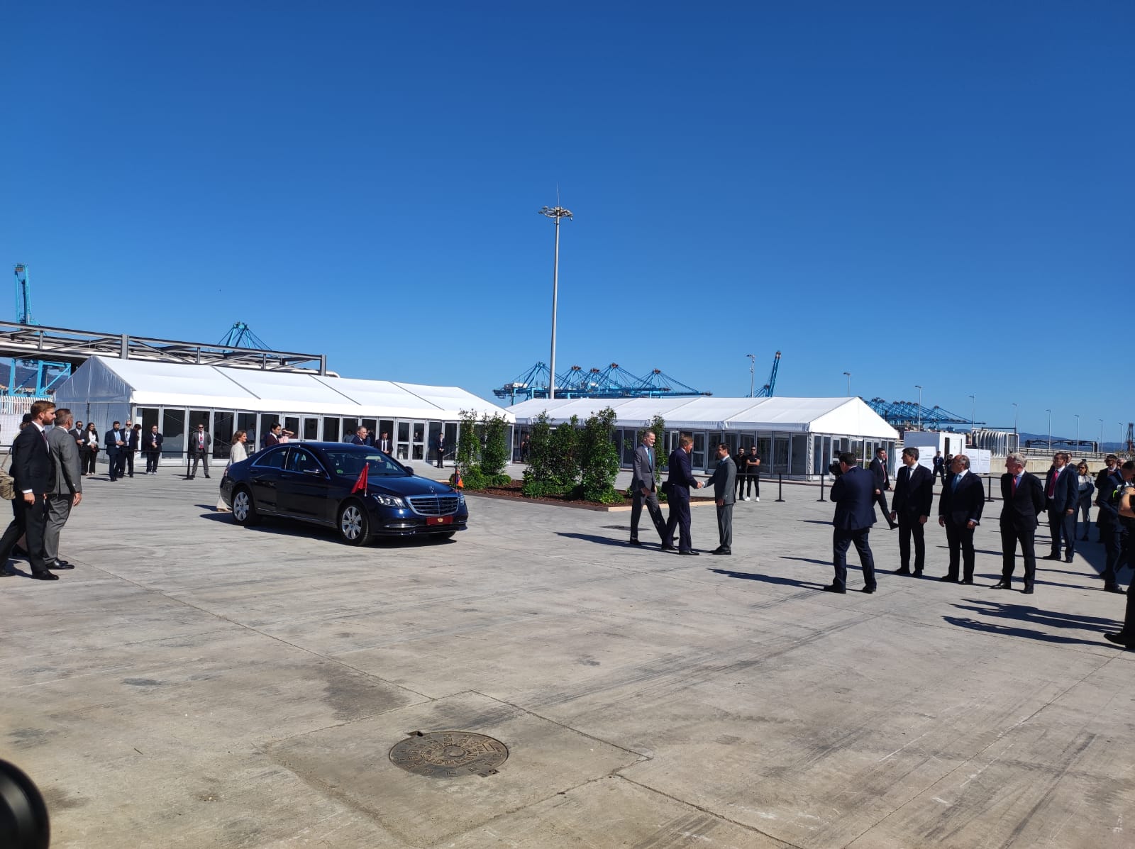 Sandra Domínguez y Mariángeles Benito / 8Directo. Los reyes de España y Holanda visitan el Puerto de Algeciras para respaldar el corredor marítimo de hidrógeno verde entre el Norte y el Sur de Europa