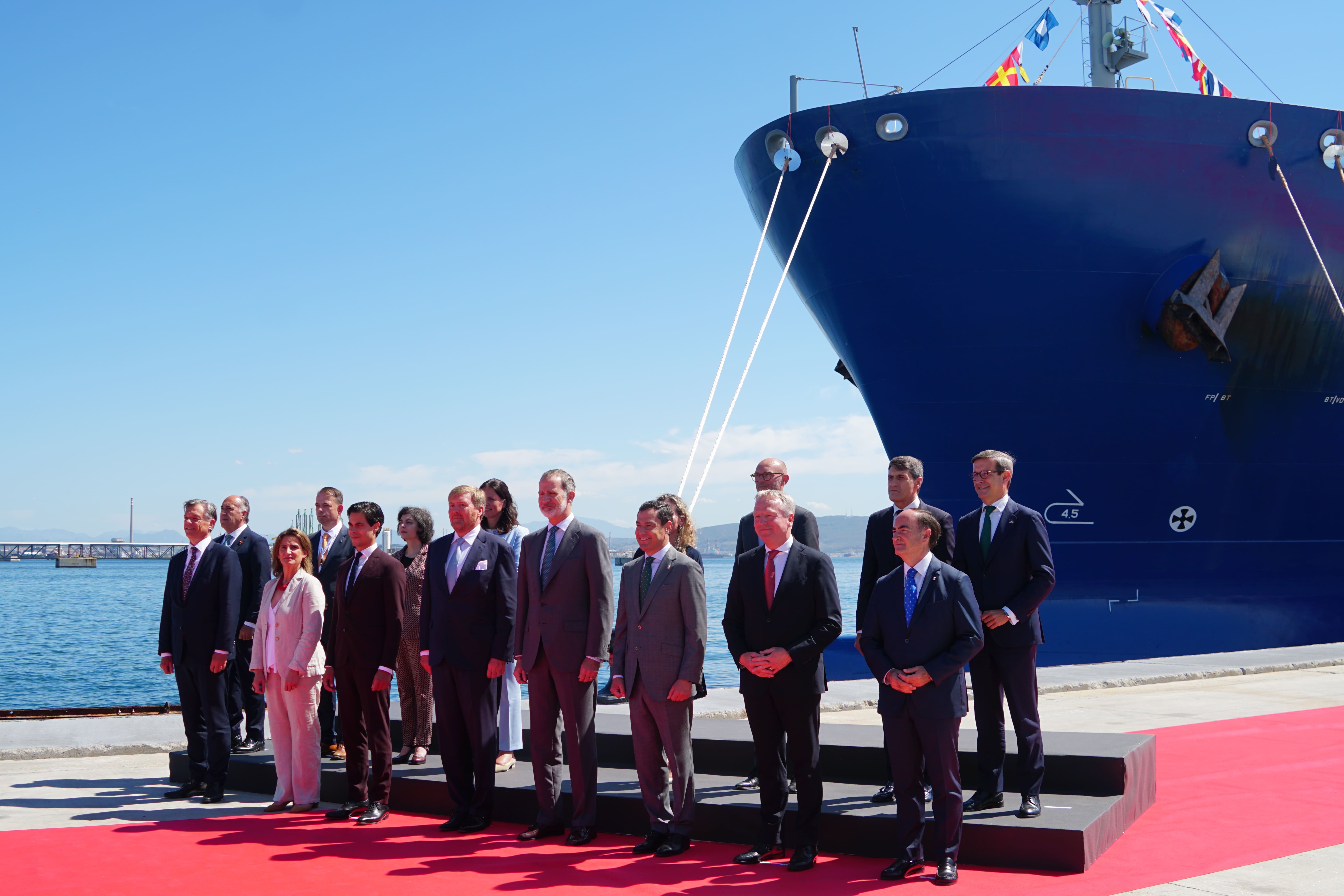 Sandra Domínguez y Mariángeles Benito / 8Directo. Los reyes de España y Holanda visitan el Puerto de Algeciras para respaldar el corredor marítimo de hidrógeno verde entre el Norte y el Sur de Europa