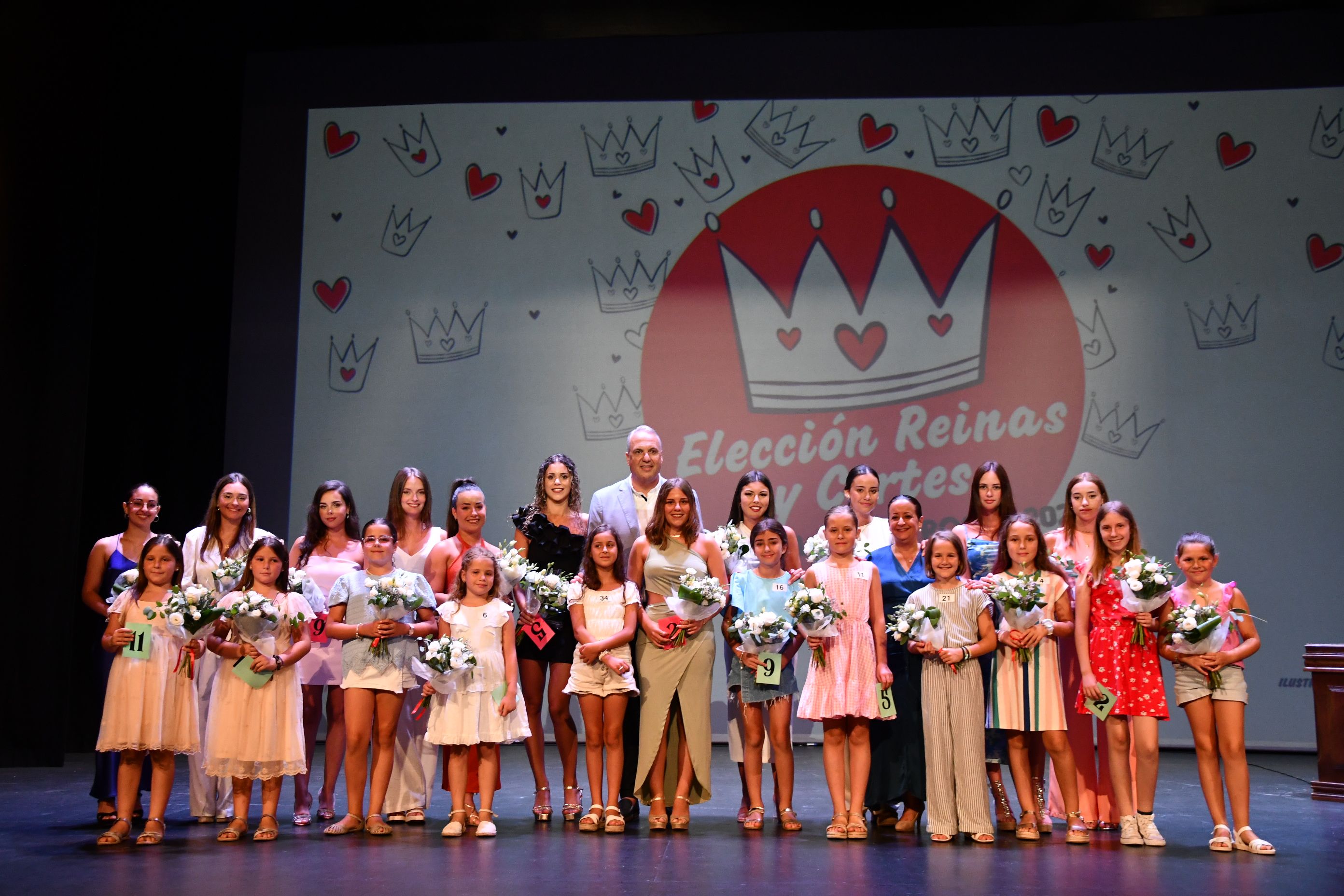 Mar Molina y Yasmina Gómez, reinas juvenil e infantil de la Feria Real de San Roque 2023. Foto: Multimedia.