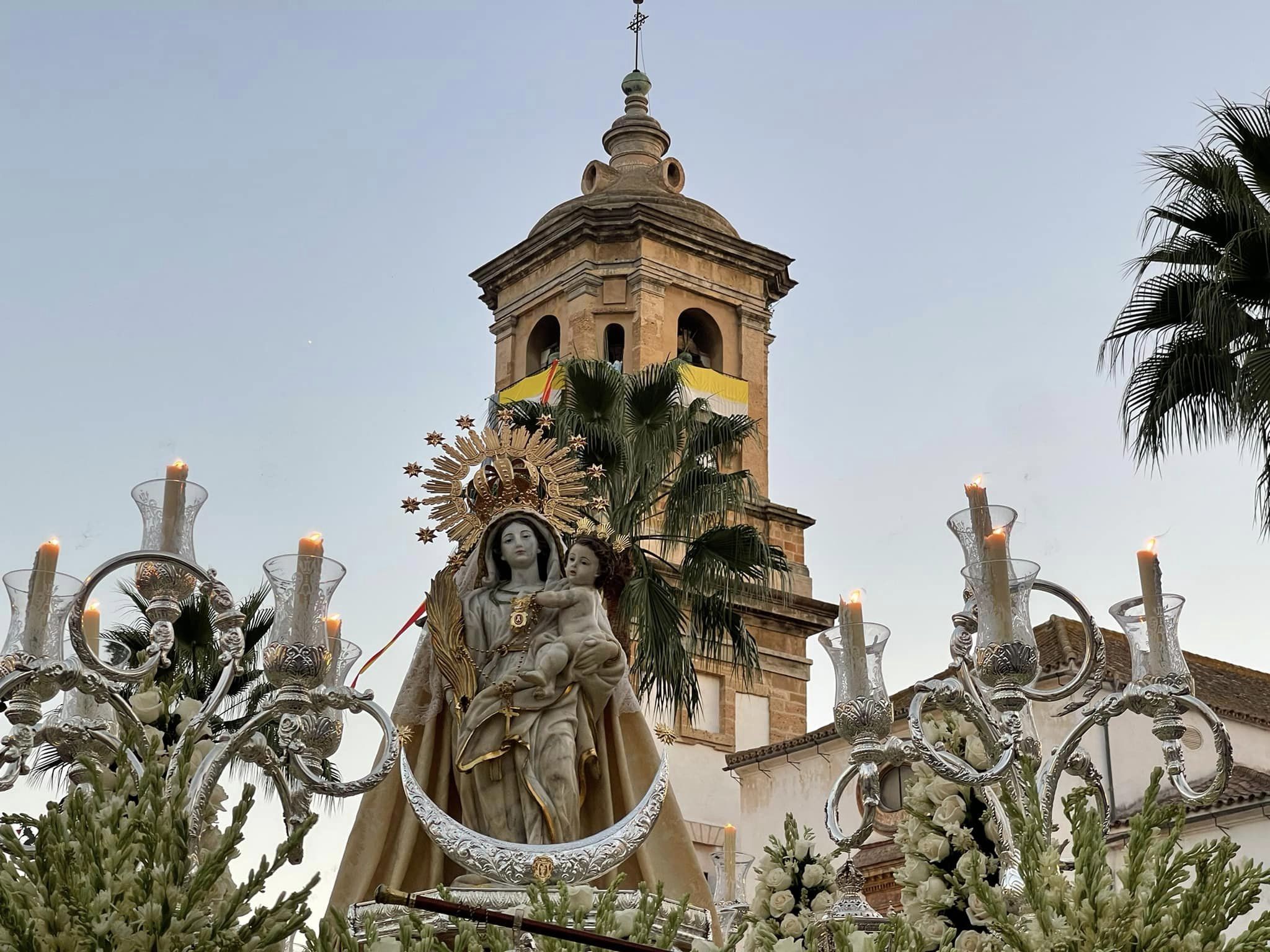 Virgen de la Palma en procesión. 