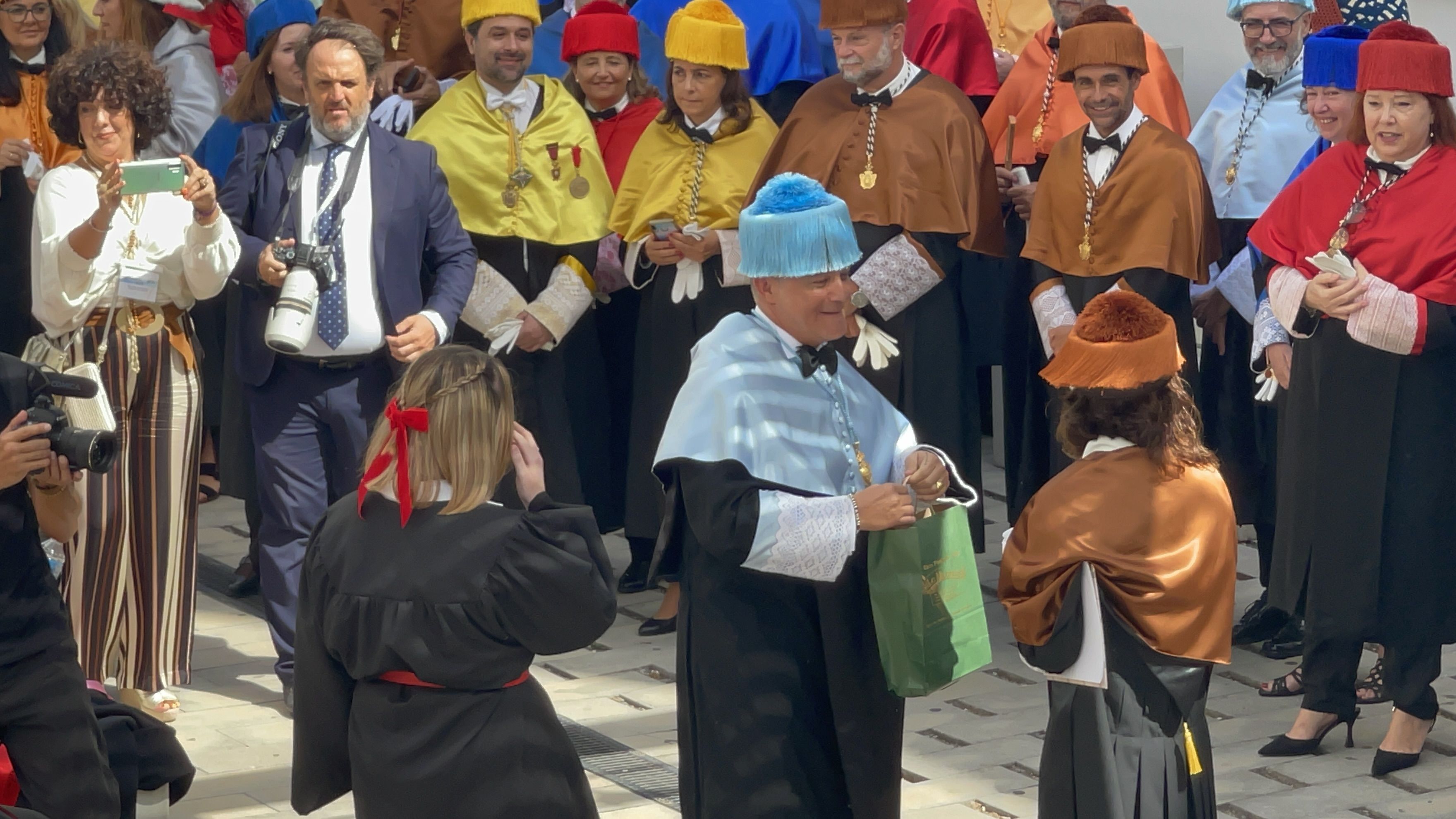 Acto de investidura de Alejandro Sanz como doctor Honoris Causa en Algeciras. Foto: Sofía Furse.