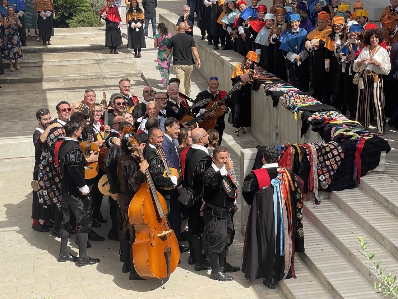 Acto de investidura de Alejandro Sanz como doctor Honoris Causa en Algeciras. Foto: Sofía Furse.