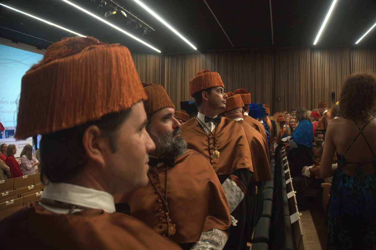 Acto de investidura de Alejandro Sanz como doctor Honoris Causa en Algeciras. Foto: Sofía Furse.