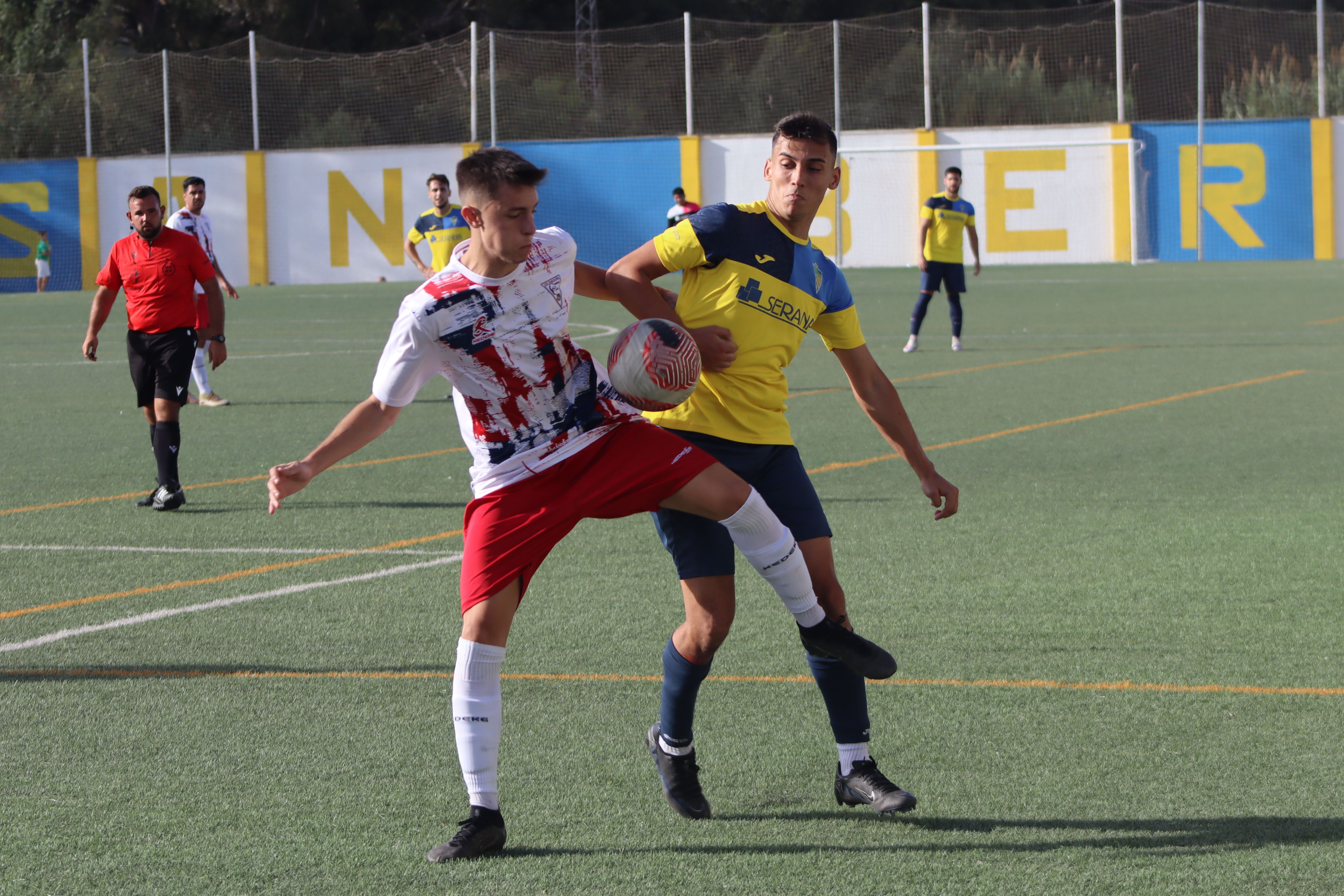 Un lance del CD San Bernardo - CD Ciudad de Cádiz/Foto: Axel S.C.