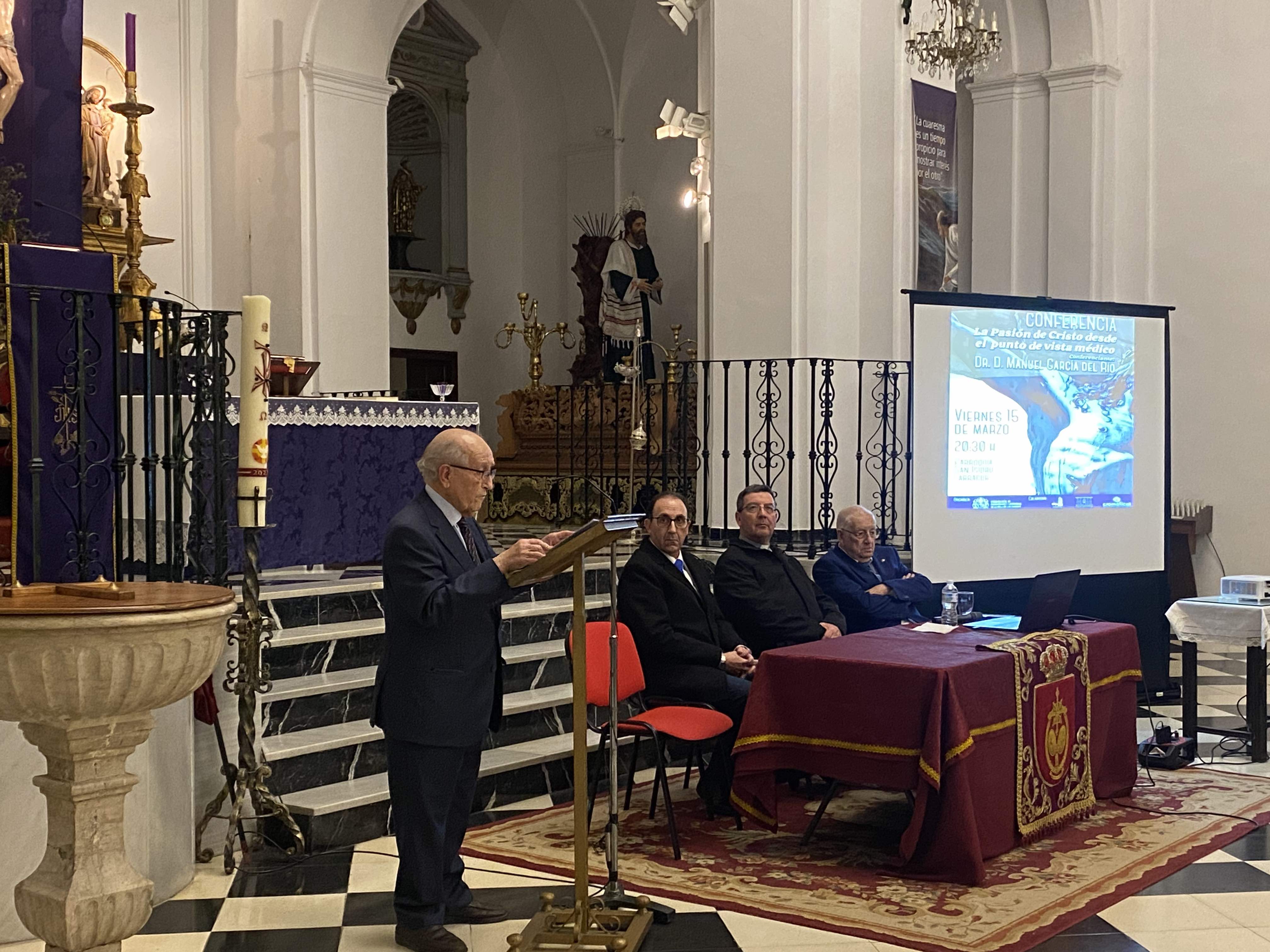 Manuel García del Río ofrece 'La Pasión de Cristo desde el punto de vista médico' en Los Barrios