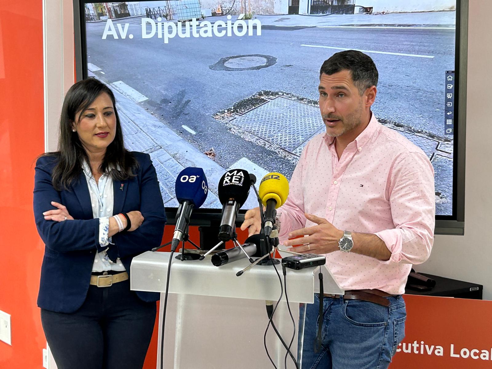 El PSOE denuncia que las obras EN nuevas en barriadas acumulen “chapuzas” por la dejadez del PP.
