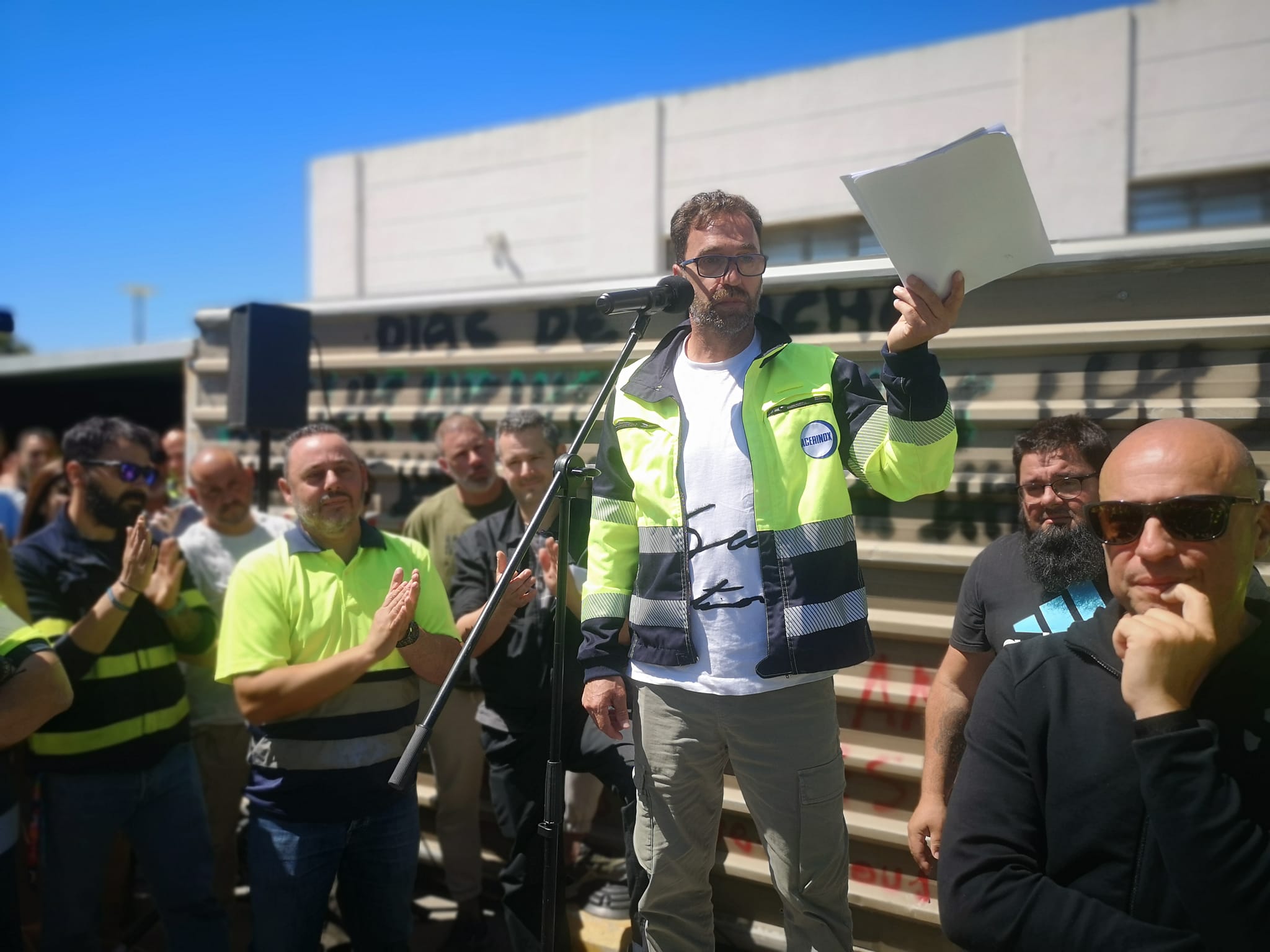 El comité de empresa se posiciona en contra de la propuesta del CARL de cara a la votación. Gómez Valencia, durante la asamblea previa a la votación de este jueves. Foto: Sandra Domínguez / 8Directo. 