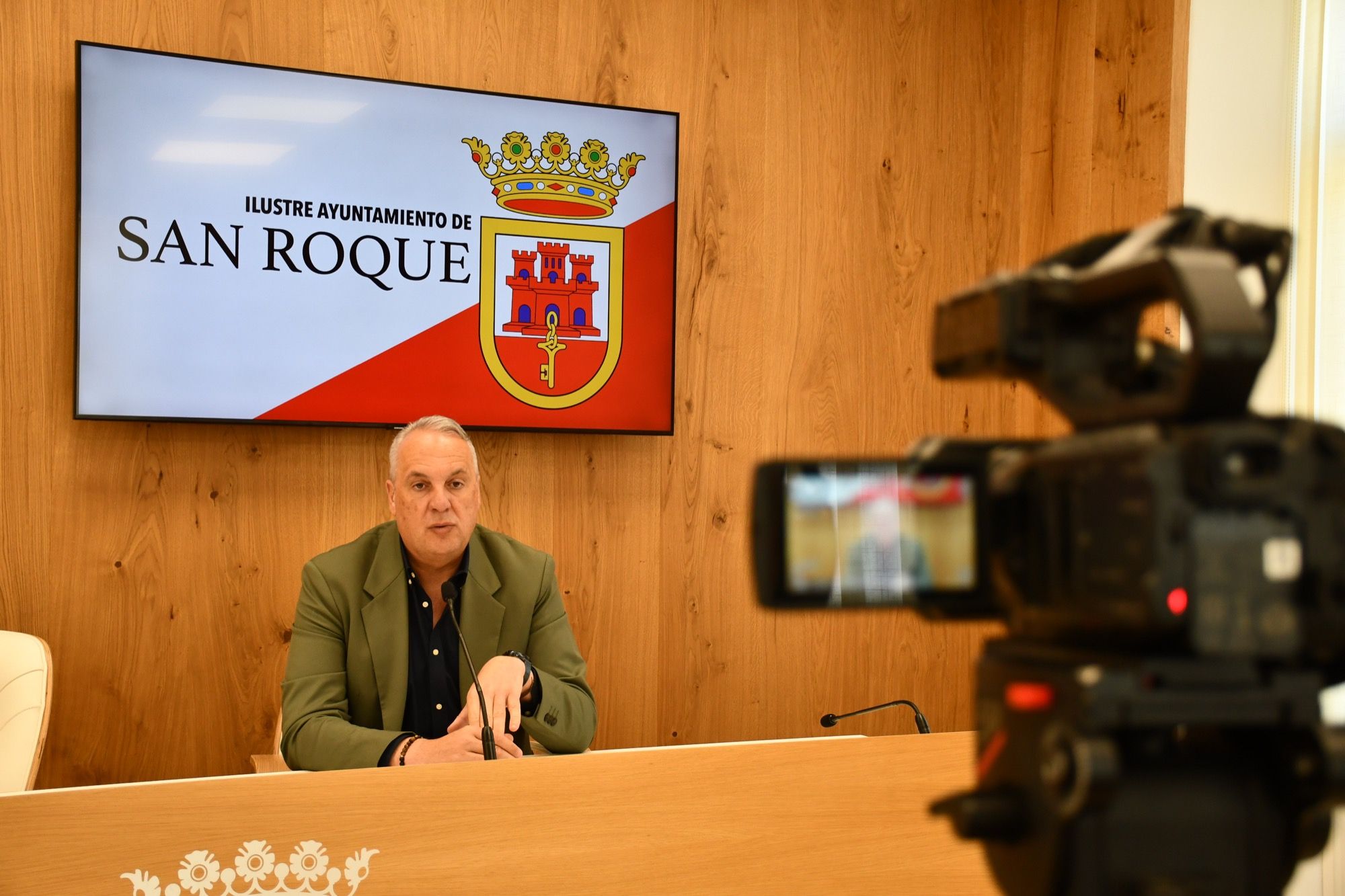 El alcalde de San Roque, Juan Carlos Ruiz Boix. Ruiz Boix recuerda a la Junta la necesidad de ampliar la oferta de Formación Profesional en San Roque