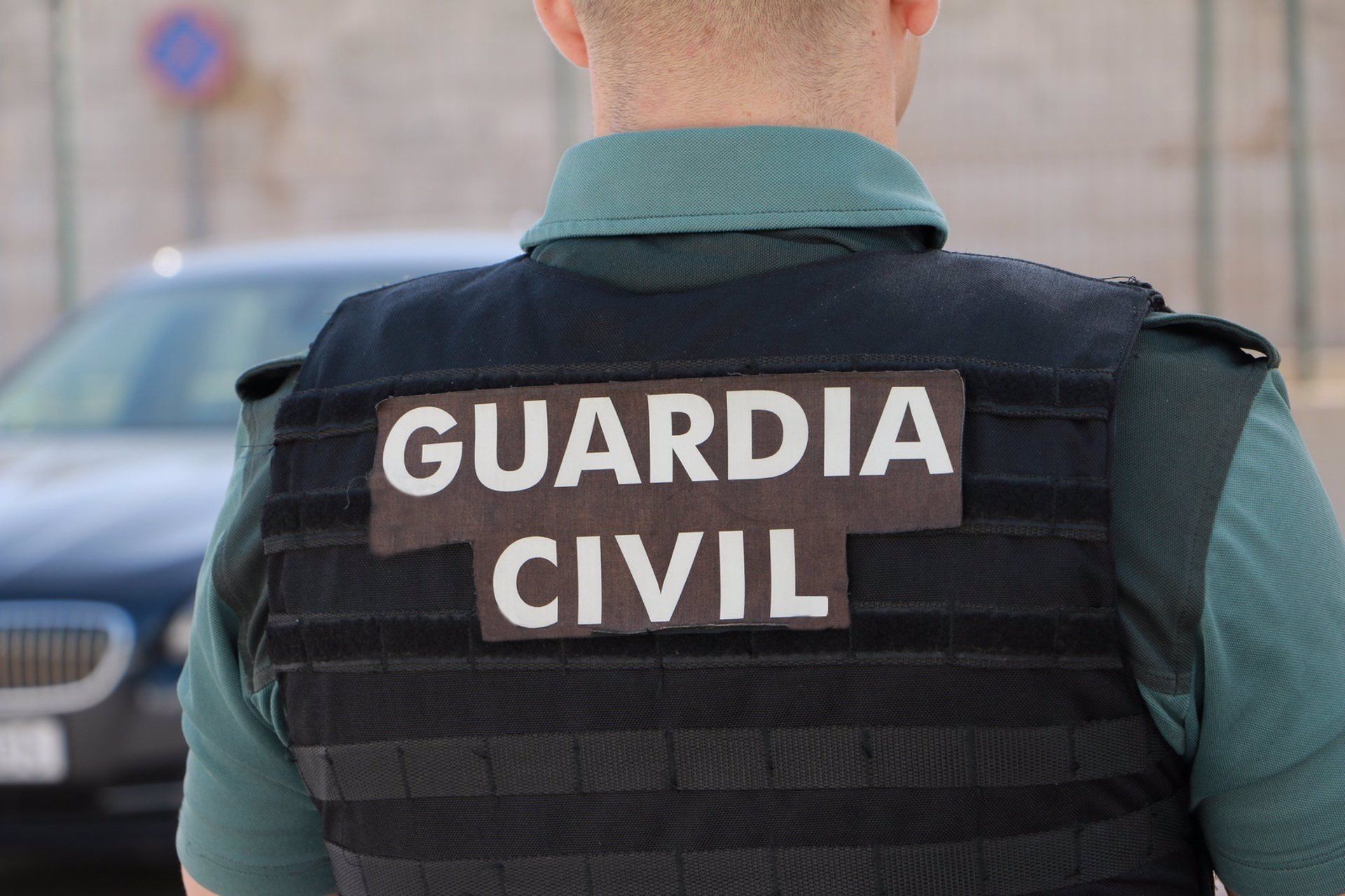 Agente de la Guardia Civil. Archivo - GUARDIA CIVIL - Archivo. Cae organización criminal que transportaba cocaína en dobles fondos de vehículos desde la península a Melilla