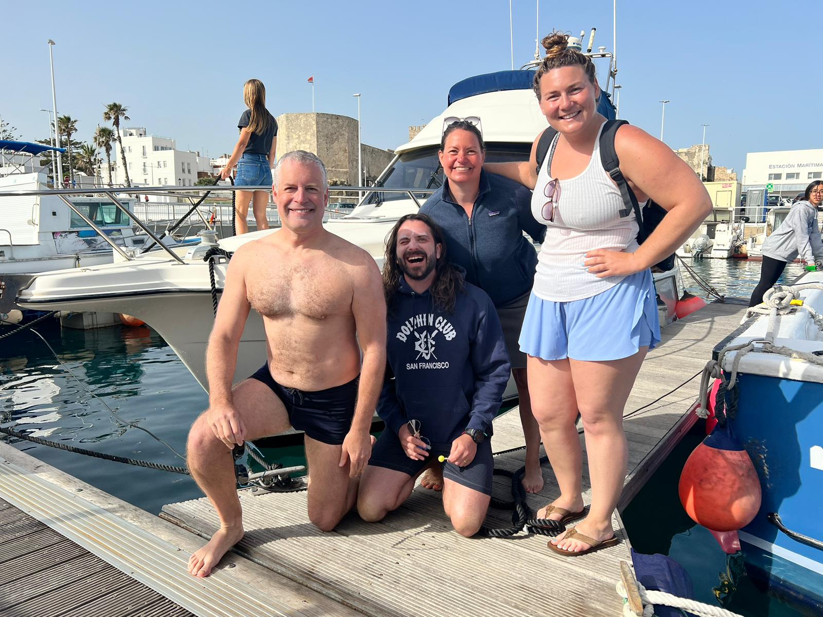 Tres estadounidenses y un italiano consiguen un nuevo cruce a nado del Estrecho