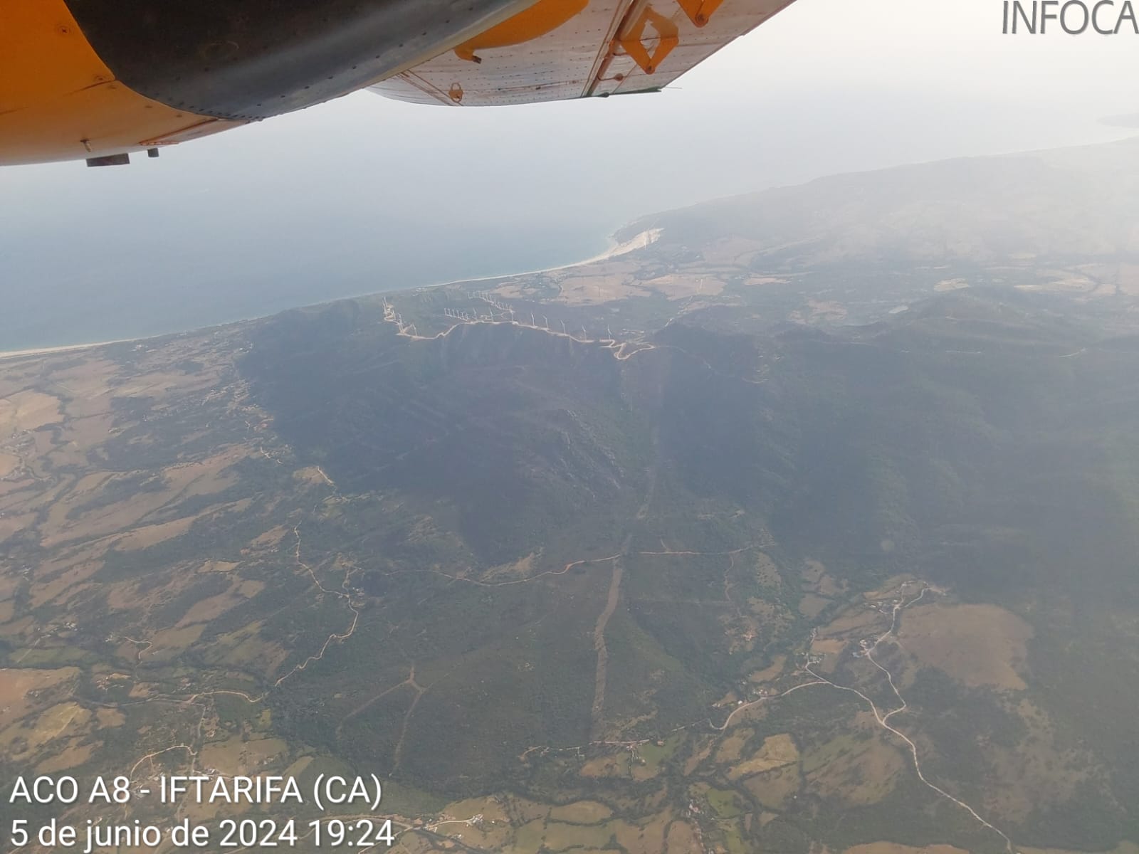 Imágenes del incendio forestal en monte La Peña, Tarifa. 