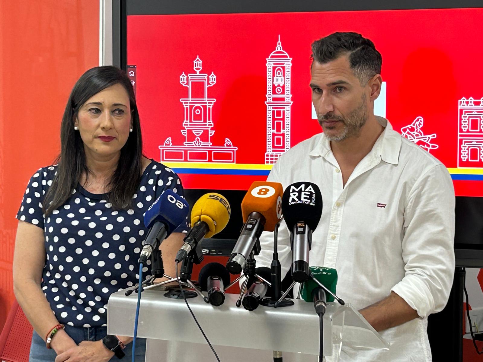 Arrabal y Fernández, en archivo. El PSOE pide la puesta en marcha de la app para comunicar incidencias, tras casi un año de retraso.