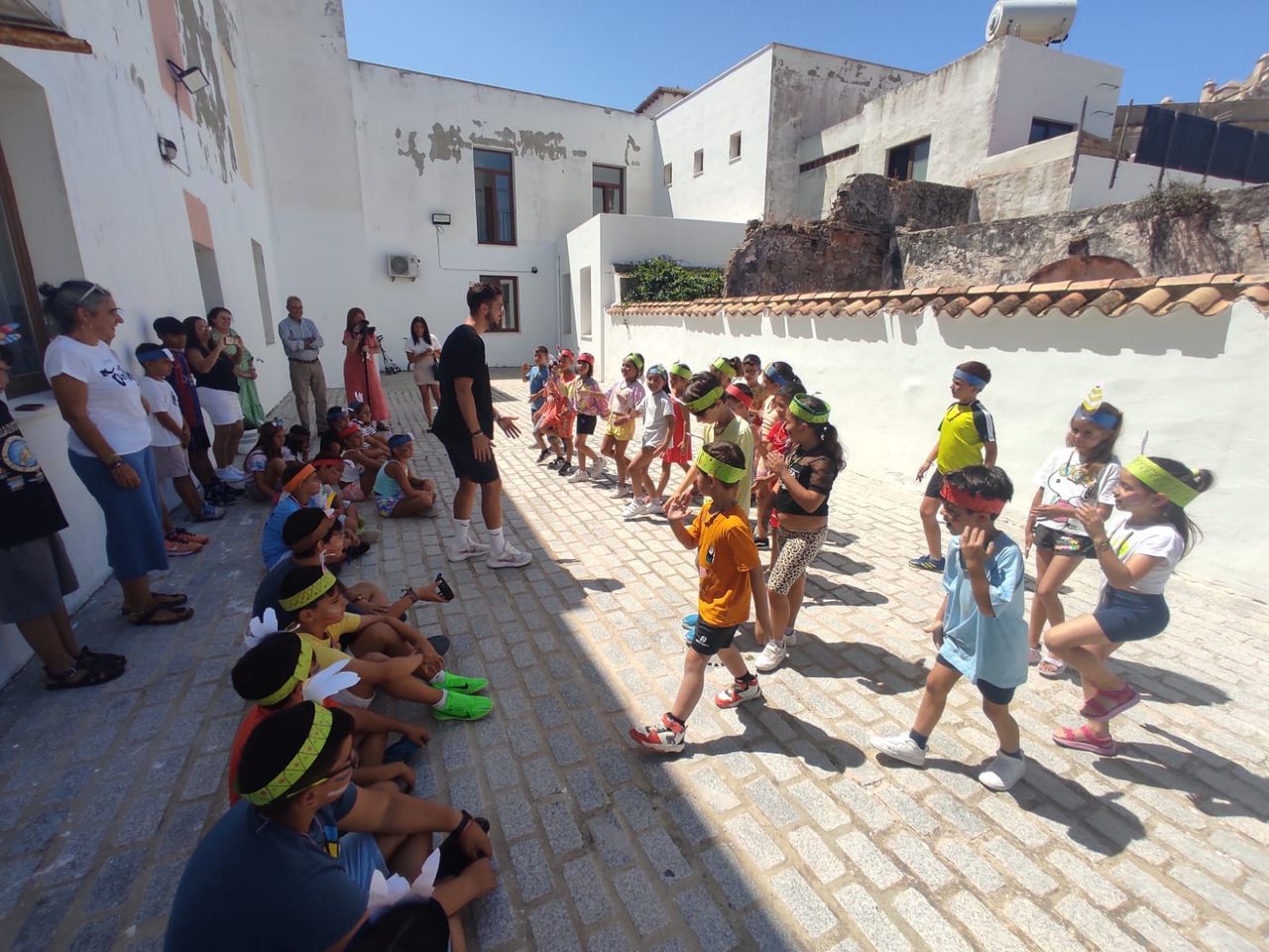 La escuela de verano 'Cuidaytos' atiende a 50 escolares de Tarifa