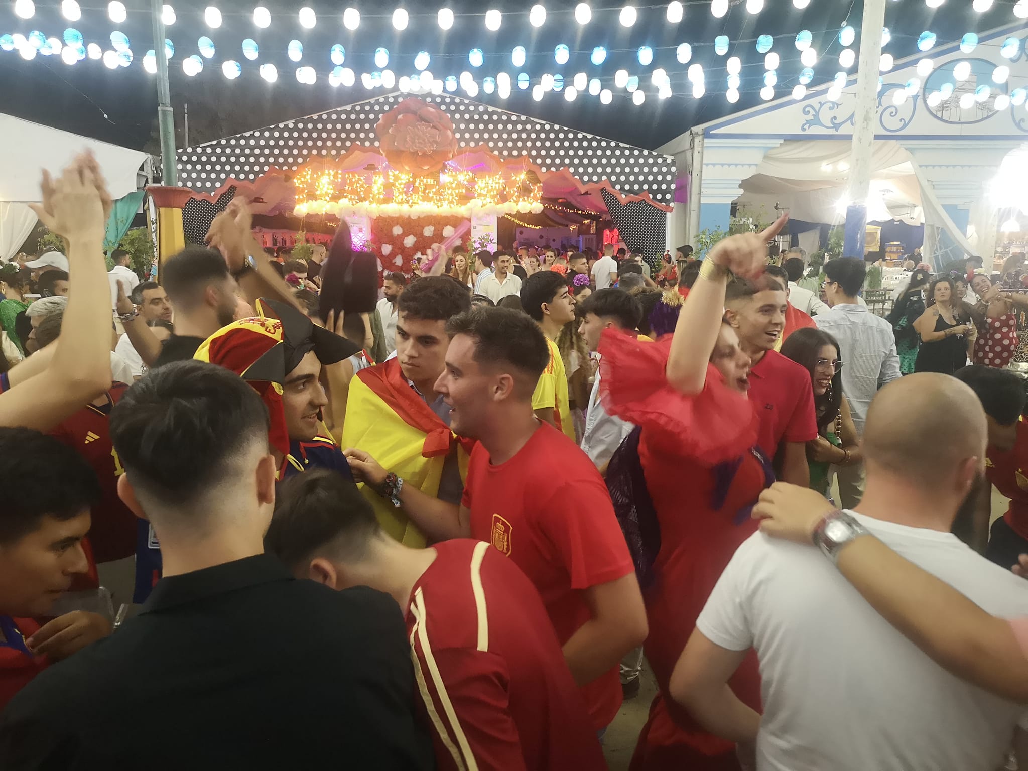 La Línea celebra la victoria de España en la Eurocopa 2024, coincidiendo con el Domingo Rociero. 