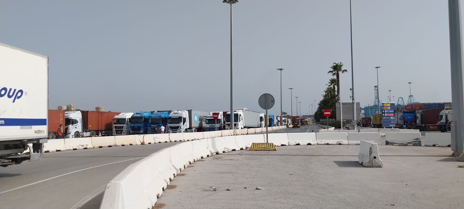 CCOO denuncia la situación de los camioneros en los accesos a APM