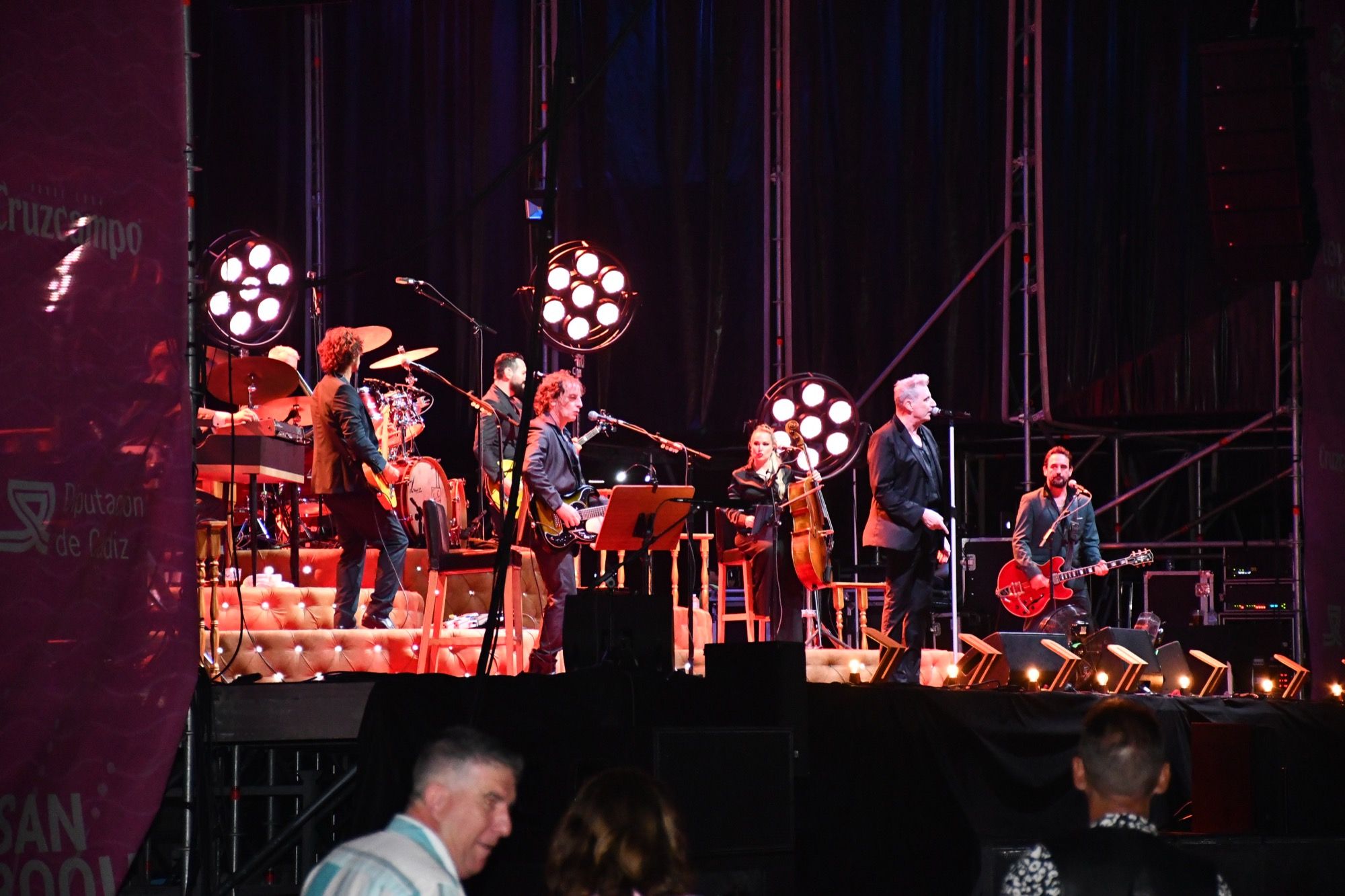 Fans de Loquillo rememoran su mejor época en el Sotogrande Music Festival