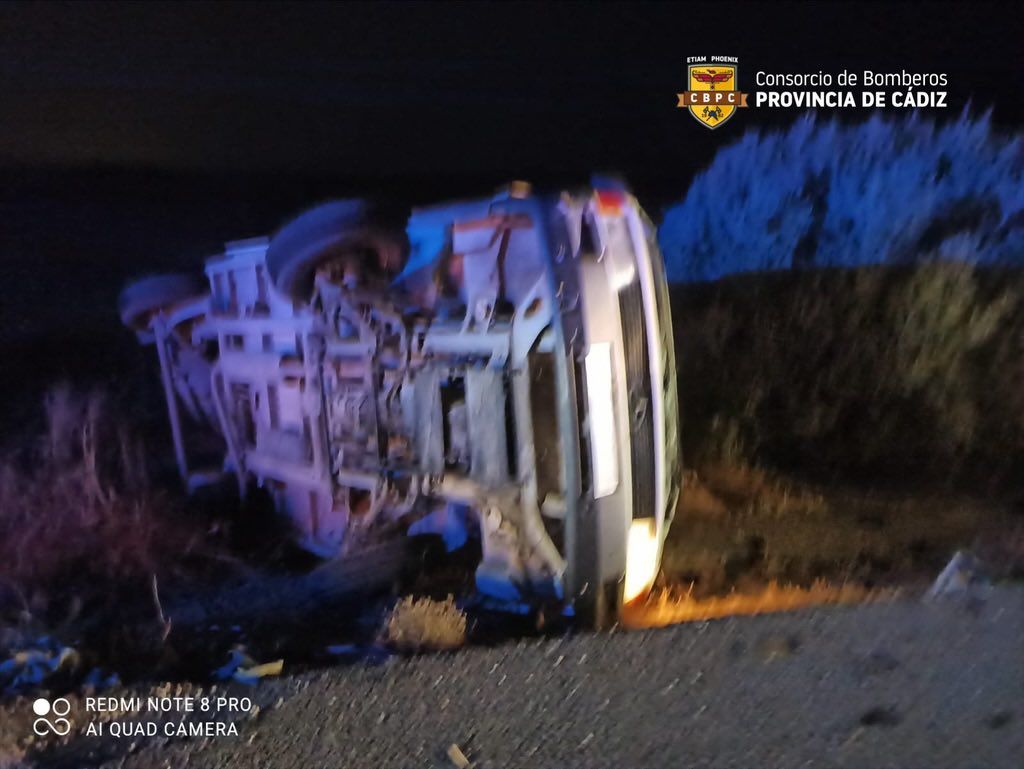 La N-340 registra un accidente frontal entre dos vehículos en Tarifa