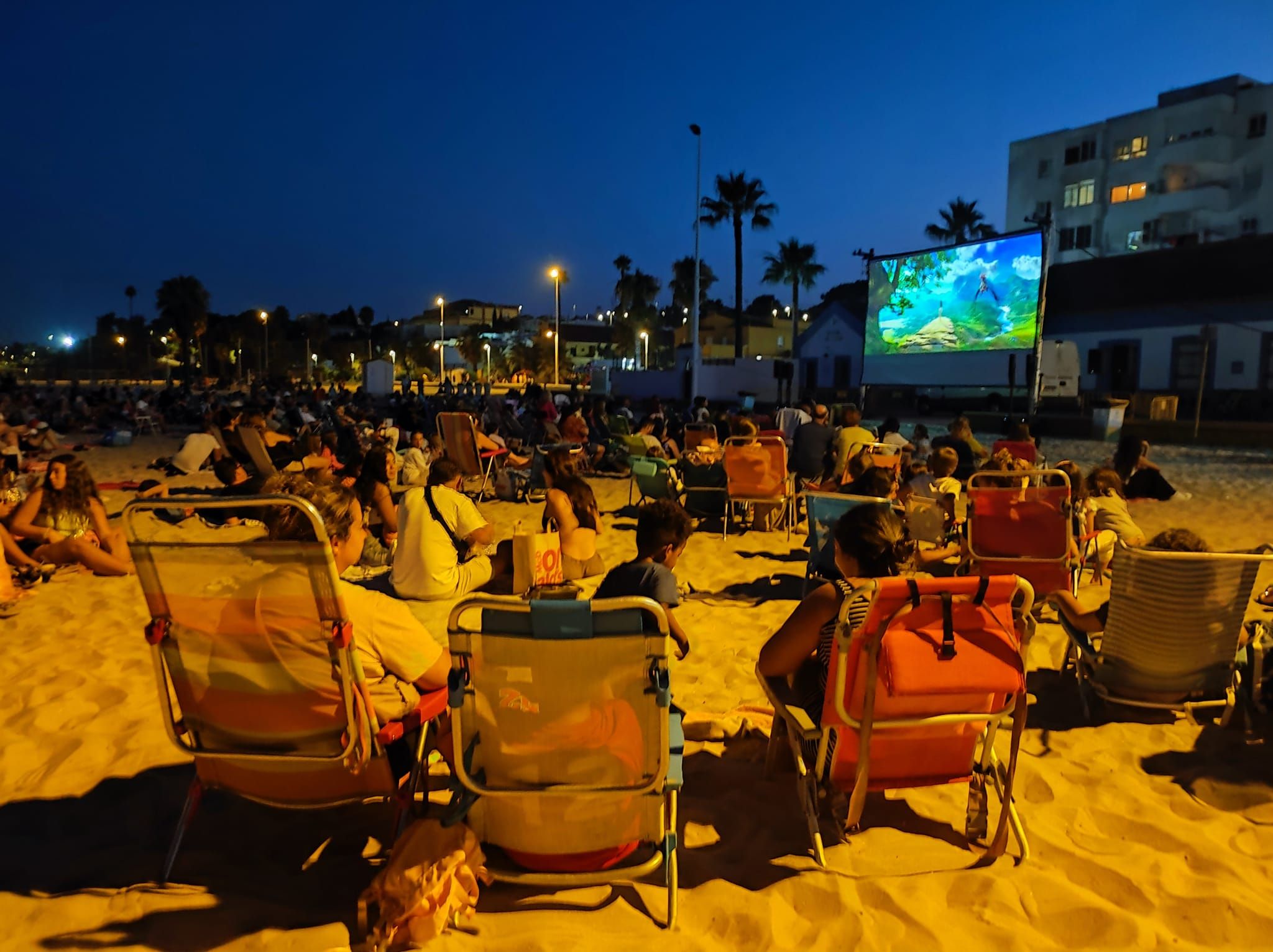 El cine vuelve un verano más a las playas de Algeciras.