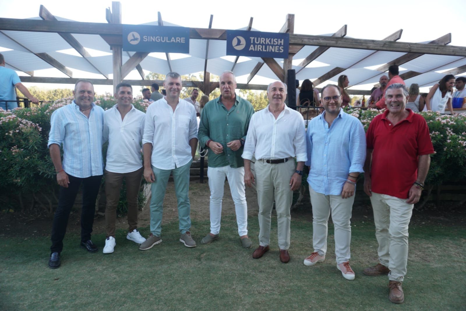 Alcaldes de la comarca y empresarios disfrutan del Torneo Internacional de Polo desde el palco de Singulare y 8Directo. Foto: Singulare. 