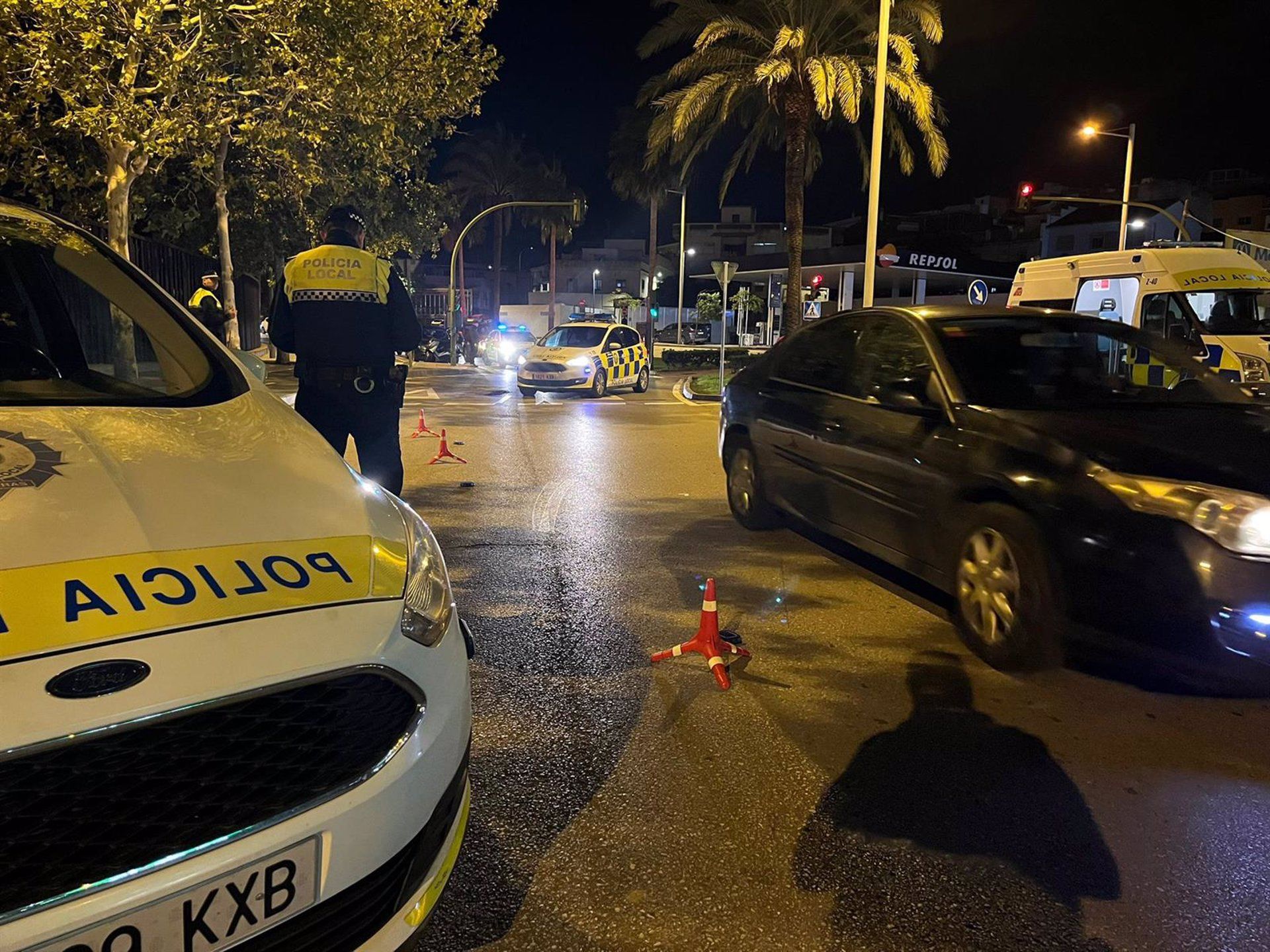 Un control de la Policía Local, en imagen de archivo. Detenido en Algeciras por conducir de forma temeraria, sin carnet y con una orden de ingreso en prisión.