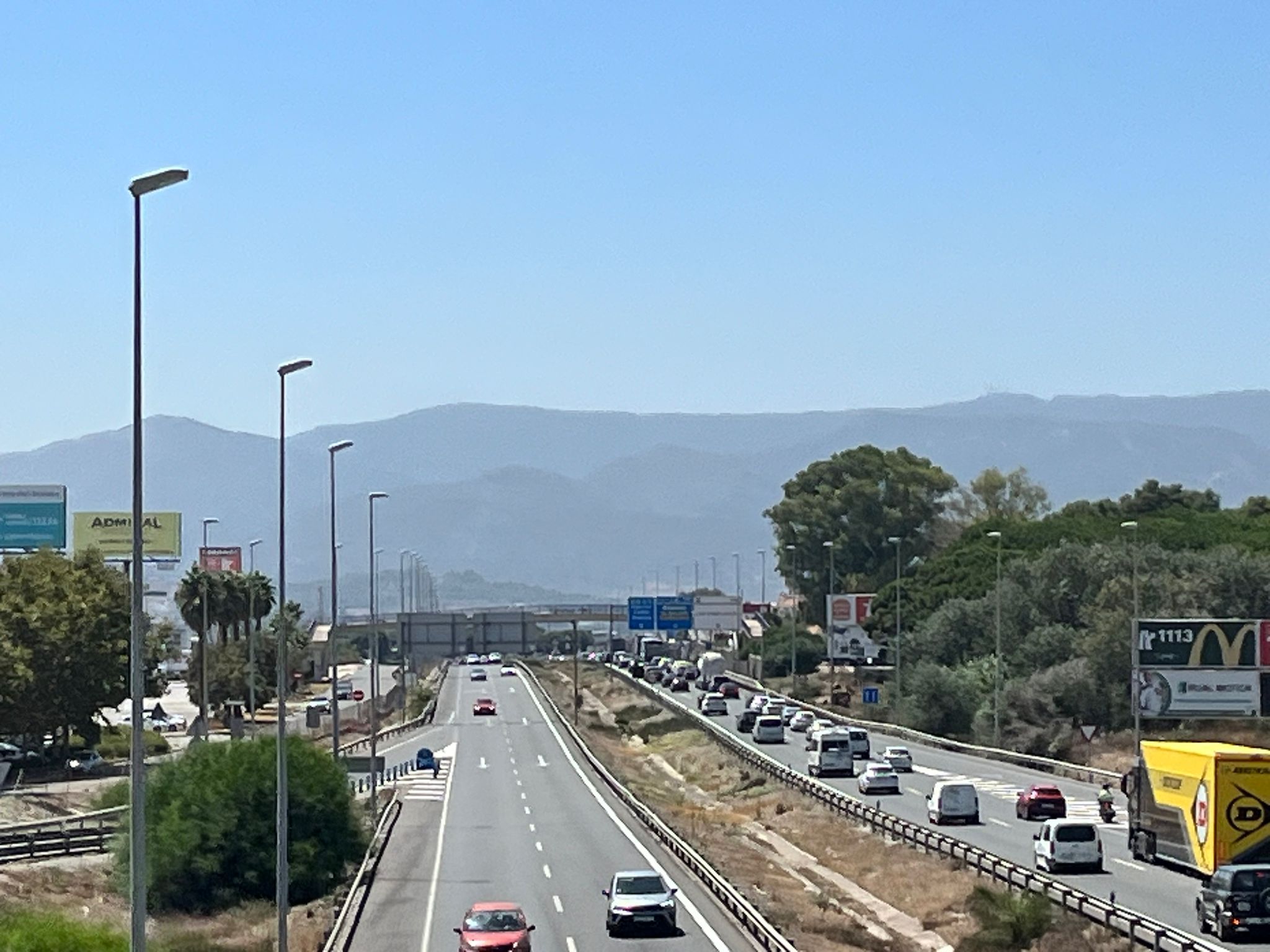 Foto: Autovía A-7 /F.M. Titular: Landaluce pide al Gobierno el tercer carril en ambos sentidos en la A-7