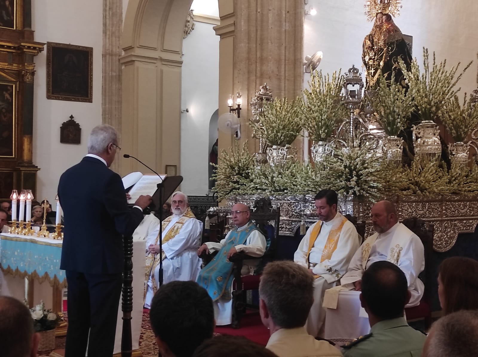 Tarifa renueva su voto con la Virgen de la Luz.