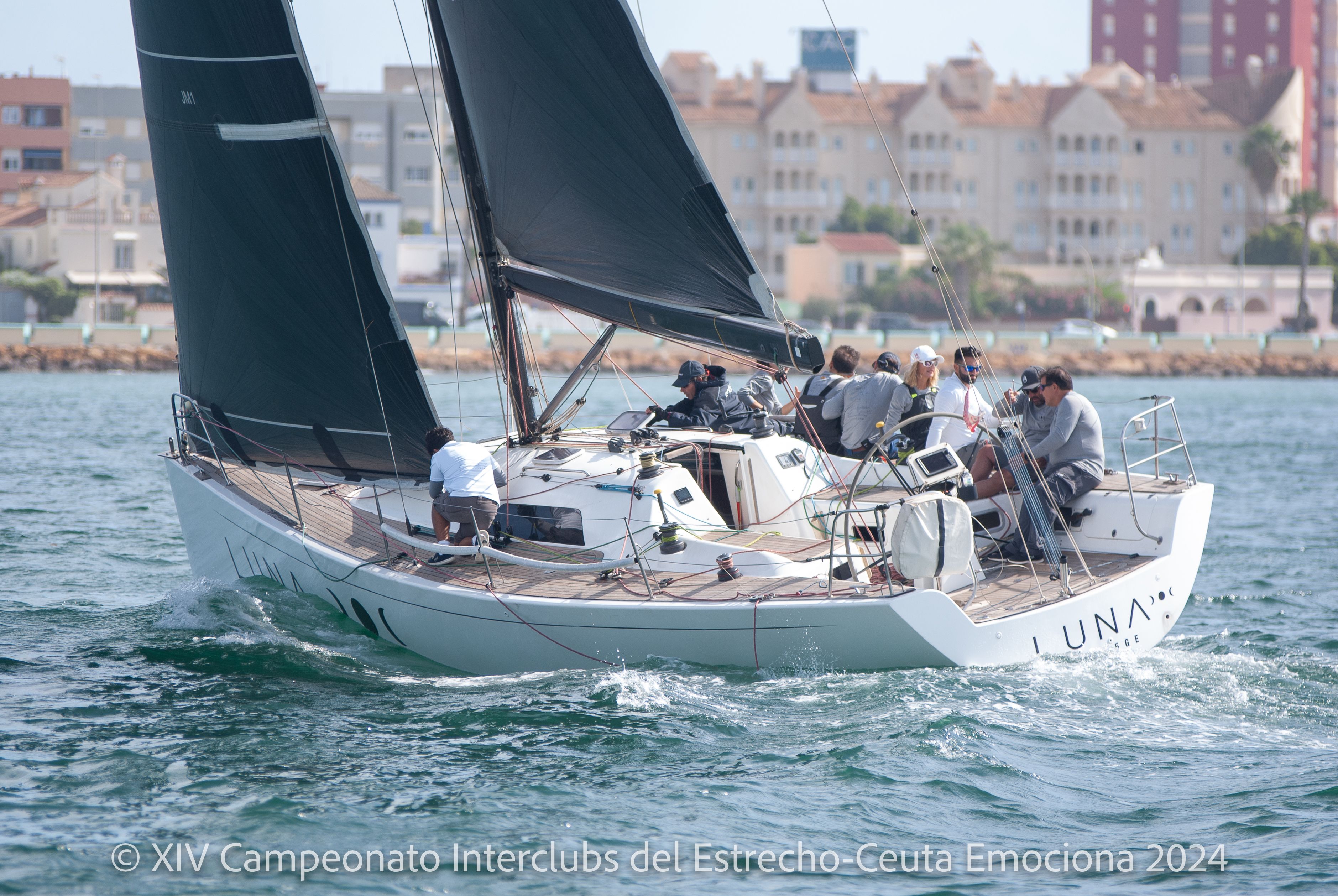 El Real Club Náutico de la Línea ha sido el escenario de una vibrante jornada de regata que ha reunido a los mejores navegantes del Estrecho de Gibraltar