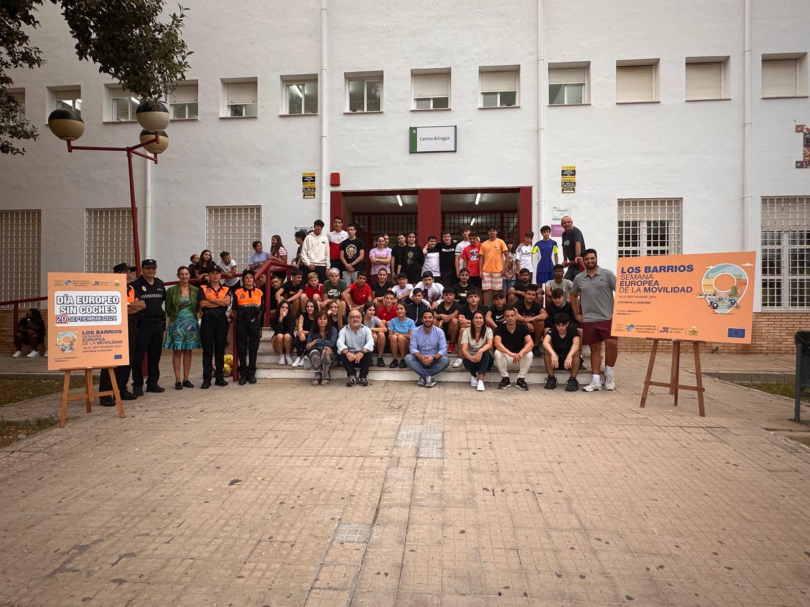 Alumnos del IES Carlos Cano y Sierra Luna, protagonistas en el Día Europeo Sin Coches.