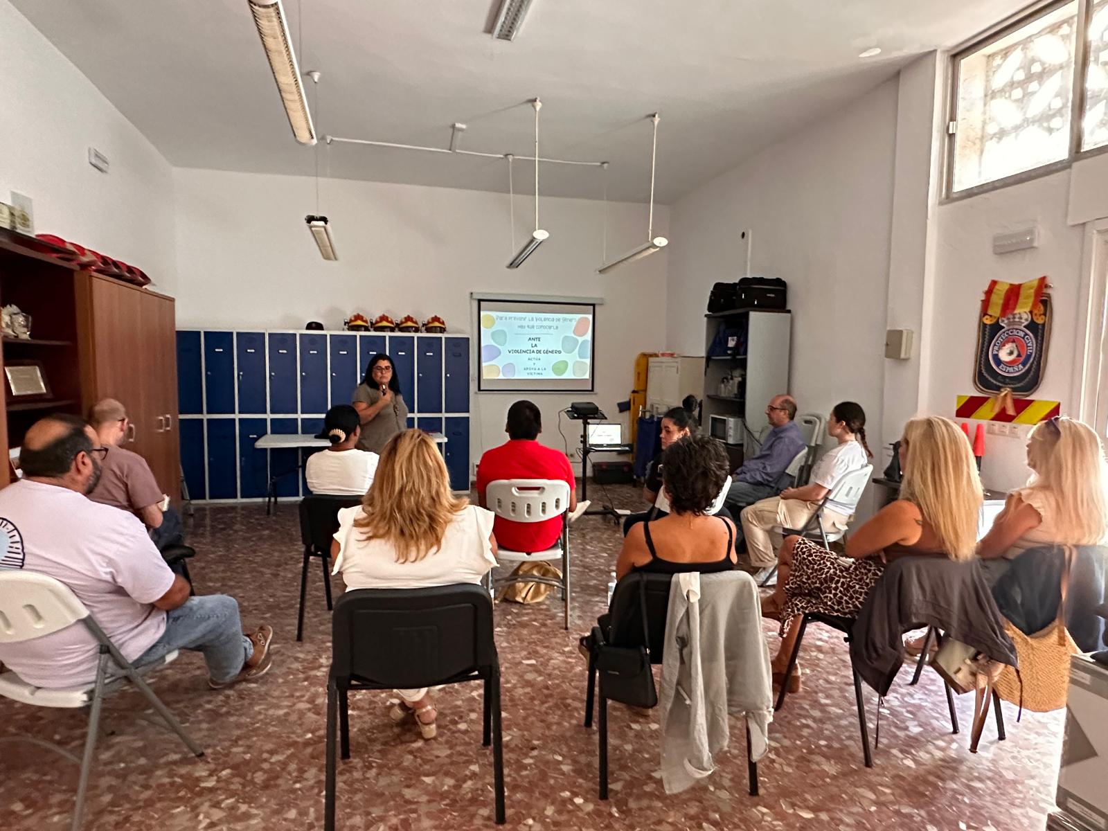 Voluntarios de Protección Civil de Los Barrios se forman en prevención de violencia de género y atención a las víctimas.