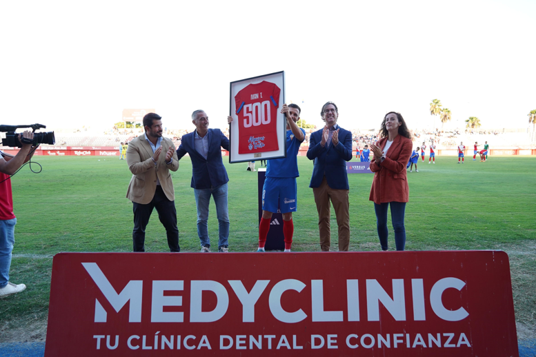 Iván Turrillo, homenajeado tras cumplir 500 partidos con la camiseta del Algeciras CF.