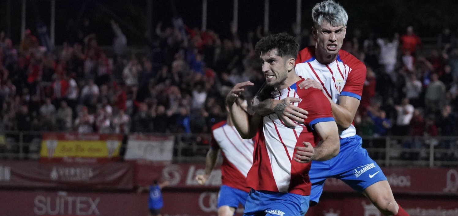 (2-0) Llegó la primera alegría del Algeciras en el Nuevo Mirador, y qué alegría. 