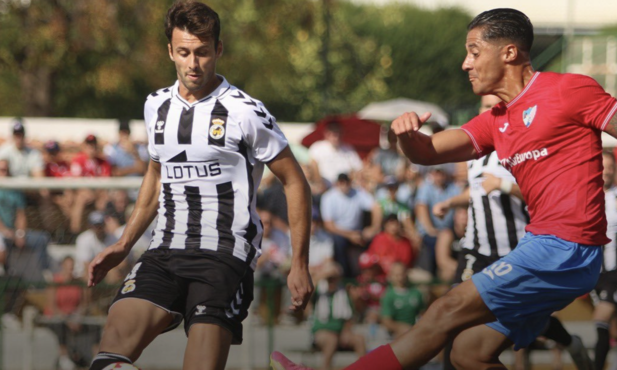 (4-0) La Balona cae goleada en Estepona y se queda de farolillo rojo. 