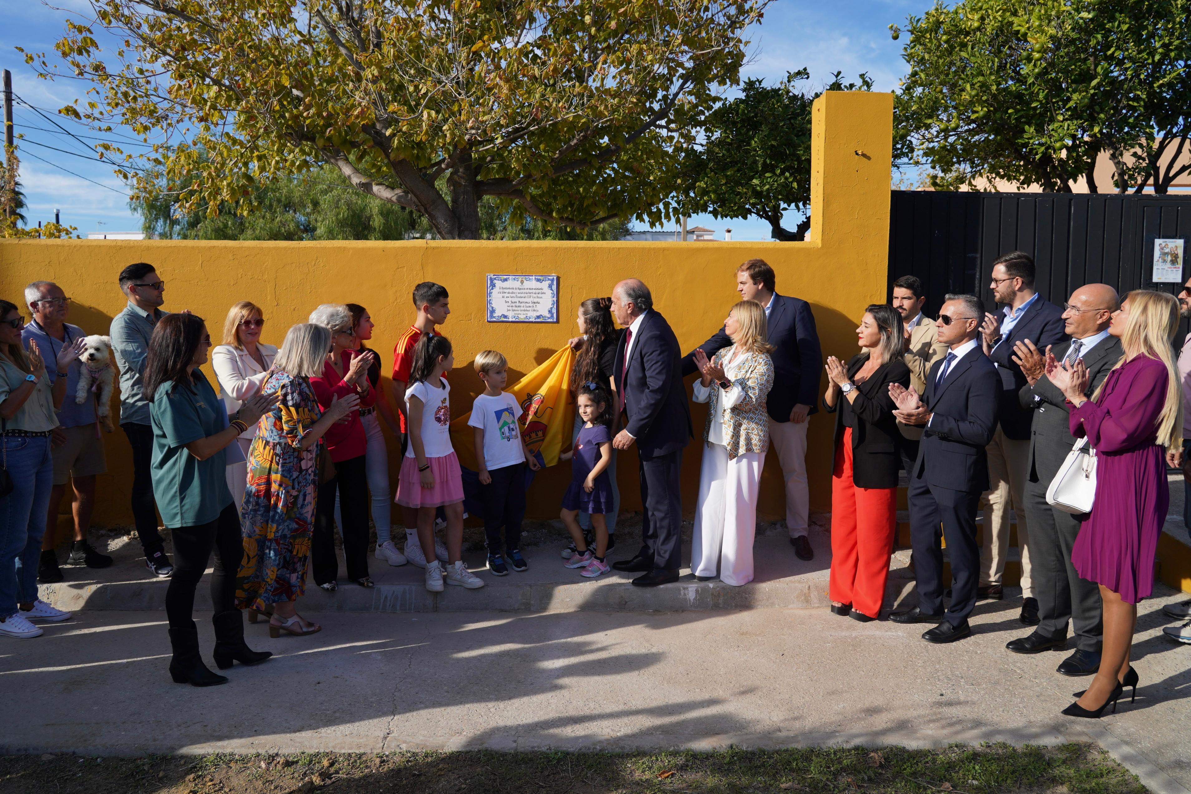 El Ayuntamiento de Algeciras reconoce la figura de Juan Barranco España.