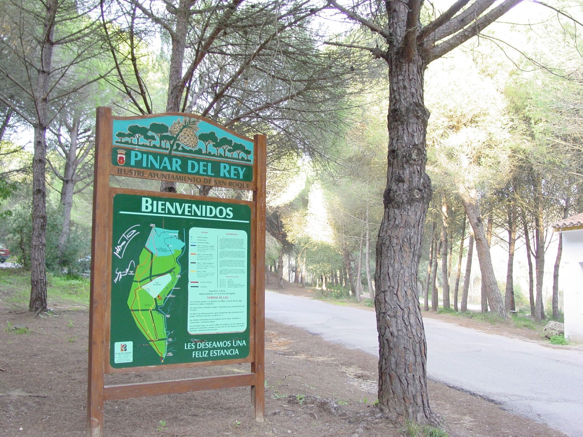 San Roque pide máxima precaución al hacer fuego en las barbacoas del Pinar del Rey.