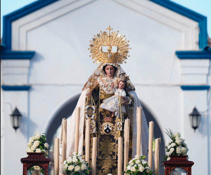 Suspendido el trasladode la Virgen del Carmen al cementerio de La Línea debido al mal tiempo.