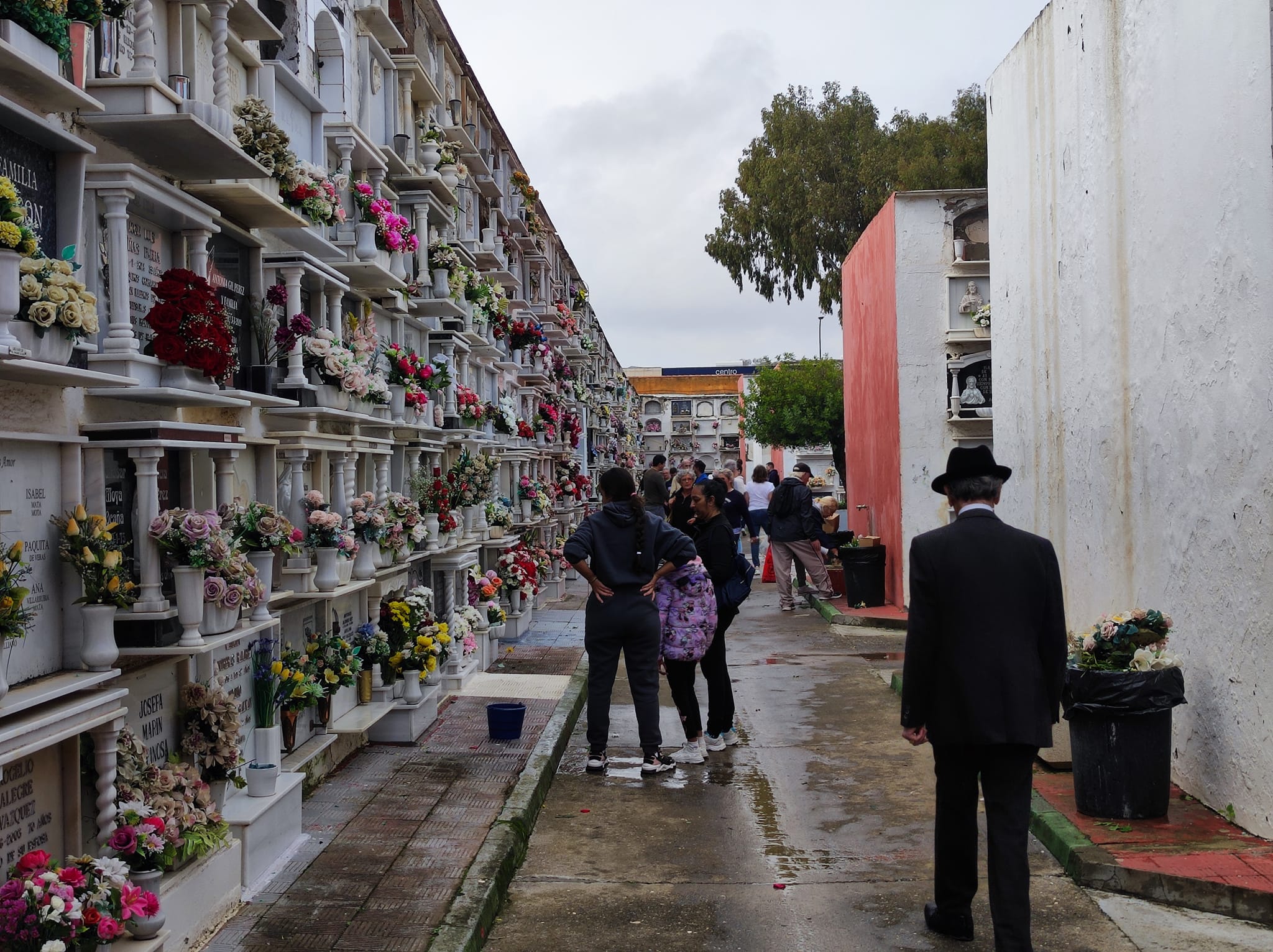 Una visita a los que no se olvidan. Foto: S.D. / 8Directo.