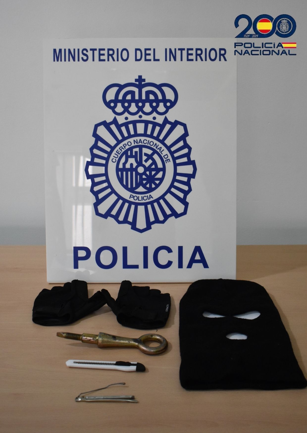 La Policía detiene en Algeciras a un hombre por robo de varios vehículos. 