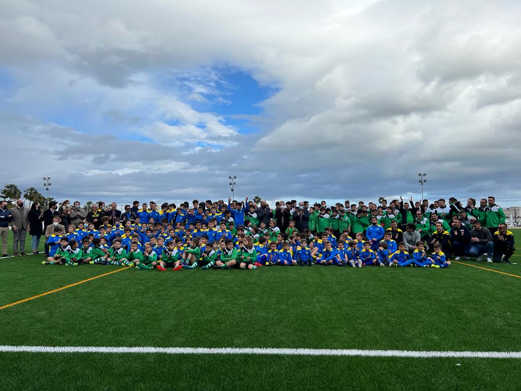 El Ayuntamiento transforma a LED la iluminación de cuatro campos de fútbol de Algeciras.