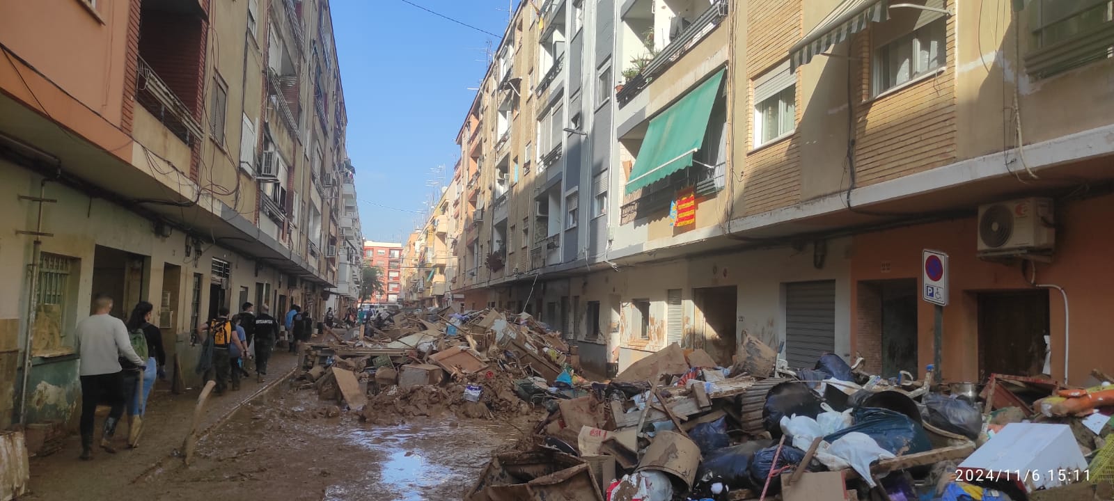 Carlos Cañete y su grupo de 4x4, solidaridad sobre ruedas desde La Línea a Valencia